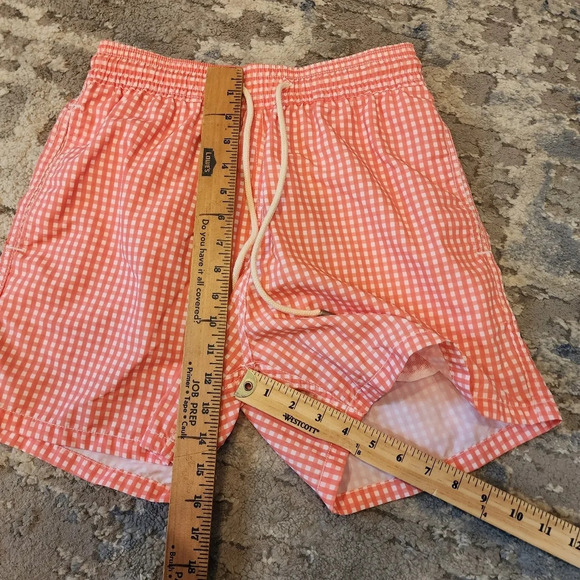 Solid & Striped classic coral Orange/White gingham swim trunks. Men's size small - Picture 14 of 15
